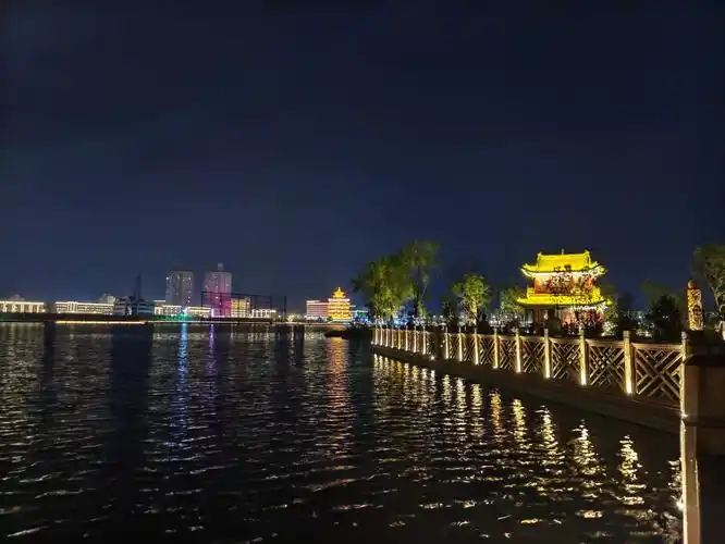 东湖夜景【vv首发】