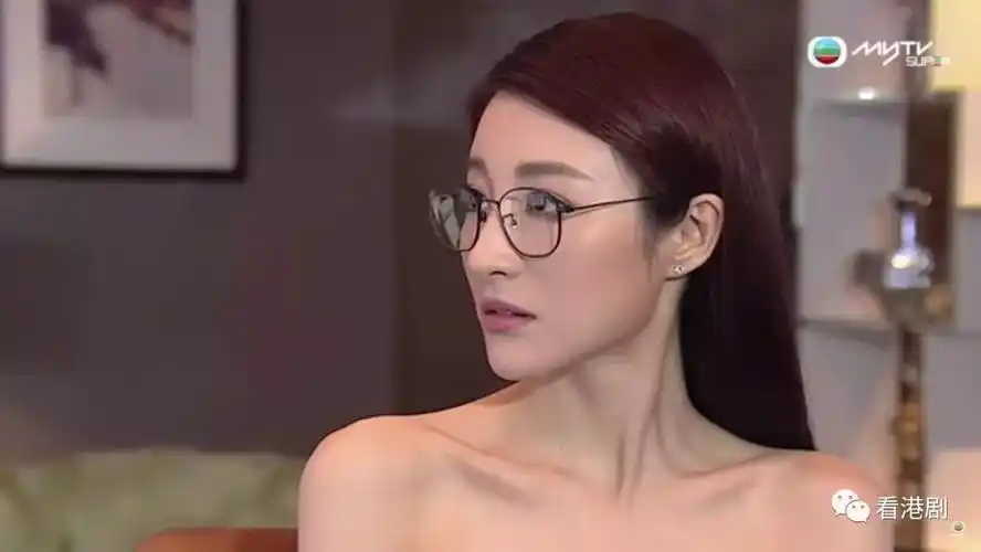 (《乘胜狙击》片段截图)被传整容在结婚前后,林夏薇被传整容,专门整