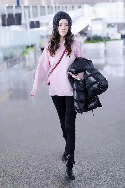 春天到了我已经开始怀念女明星的机场街拍了