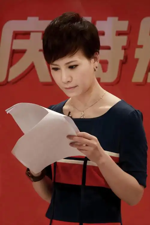 【原上海电视台主持人房海燕摄影图片】人像摄影