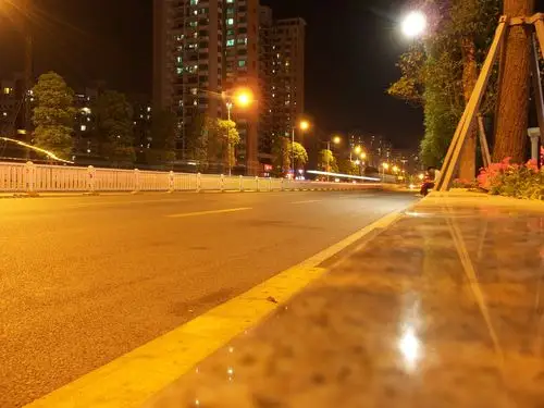 夜景路灯,顺便体验了下柯达的添彩技术.