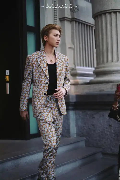 蔡徐坤米兰时装周#斯福尔扎古堡王子@蔡徐坤