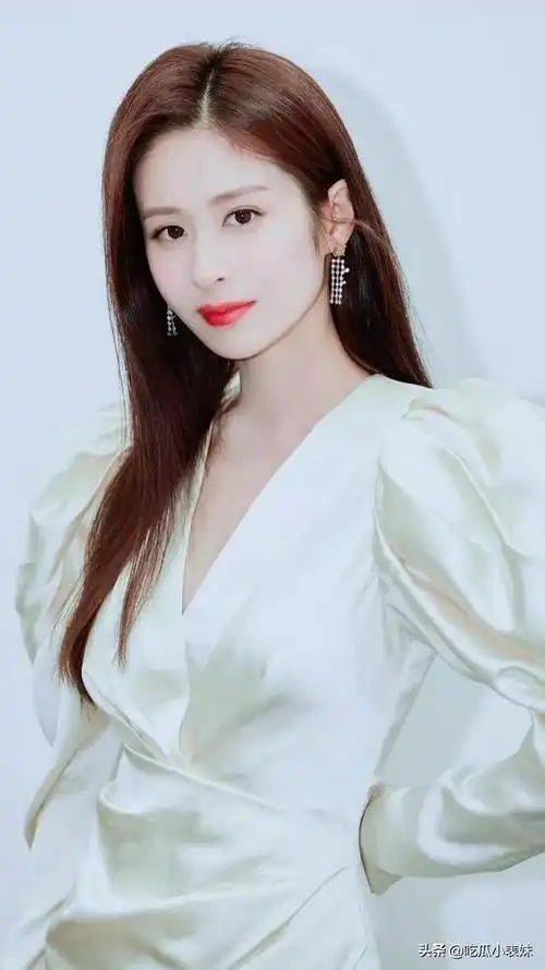 颖儿时尚靓丽魅力四射