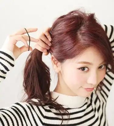 长卷发怎么扎马尾好看侧边马尾甜美减龄片