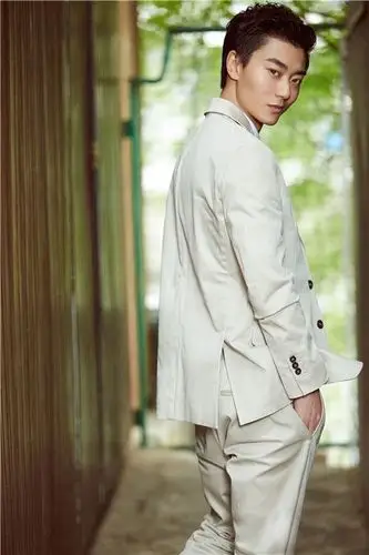 网易娱乐6月27日报道演员陈月末,他的名字也许不被人所熟识,但他在