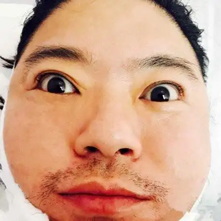 【图】高晓松自拍丑照 显赫家世背景引轰动