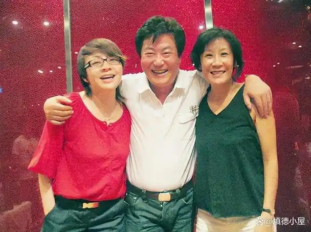 宋丹丹三婚携子嫁豪门和老公前妻成闺蜜我明白离婚有多疼