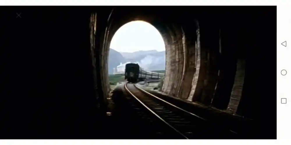 电影周渔的火车比原著小说差太远