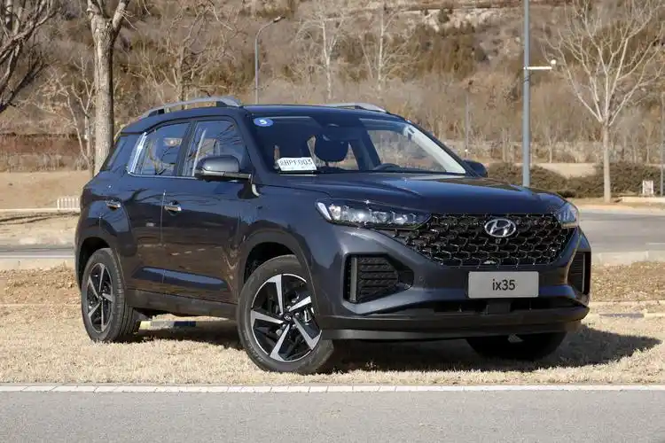 颜值新境新款北京现代ix35共推出4款车型,售价区间为12.98—15.