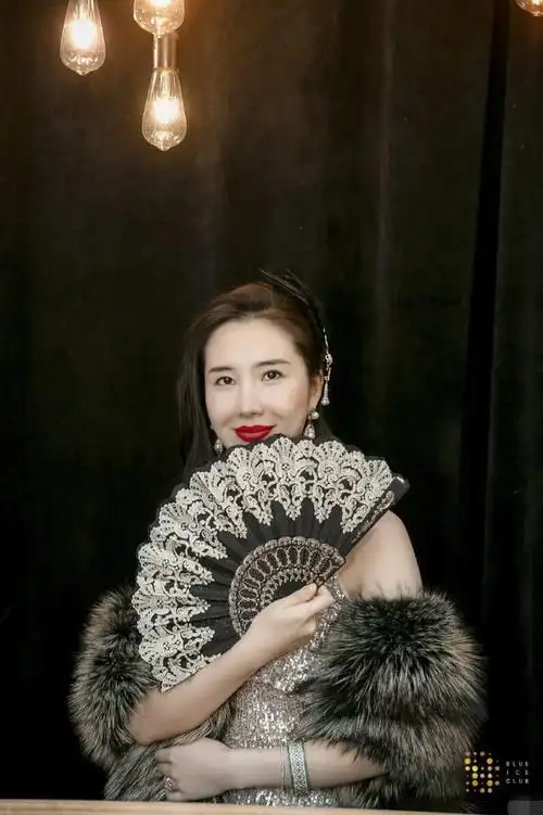 网友发帖称蒋凡没离婚,夫妻生活幸福,爆料者却被扒是董花花本人