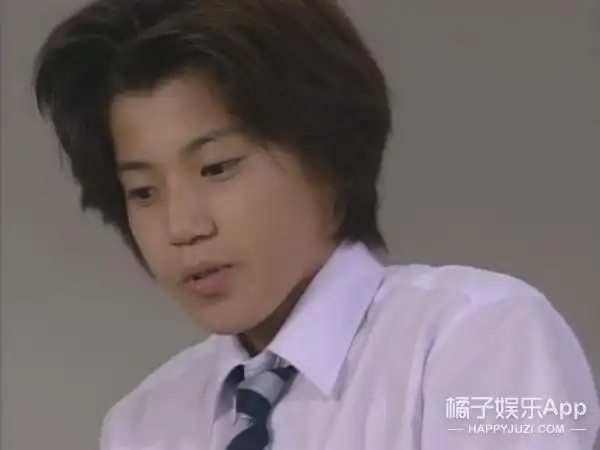 小栗旬因出演连续剧《gto》里一个受欺负的孩子而正式出道,那时候感觉