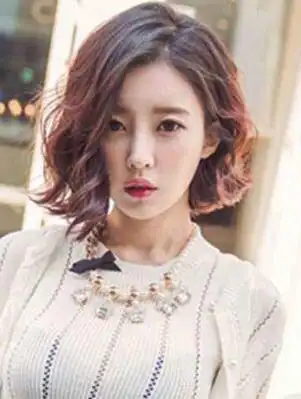 2017年女生中短卷发发型图片 好看中短卷发就该这么扎 女生中短卷发