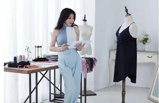 著名影星柳岩代言茜施尔内衣不争锋芒,万物可容,大爱为修,小爱为己.