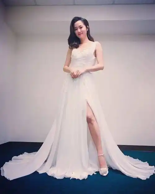 她这么美,却嫁给离异有娃大龄男,多年来默默承受只为…_赵小侨_感情