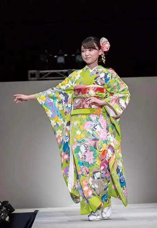 东京奥运会来临之际,日本分别为196个国家定制了各具特色的和服!