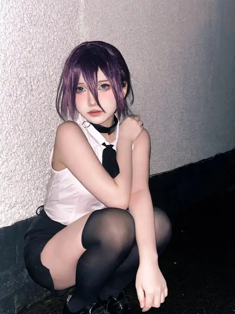 电次君…你会选择谁?#蕾塞 #电锯人 #电锯人cos #蕾塞 - 抖音