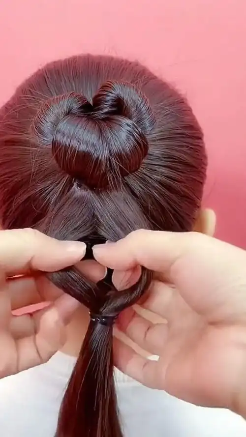 六一节上台演节目的小伙伴们,跳舞丸子头发型来喽!-度小视