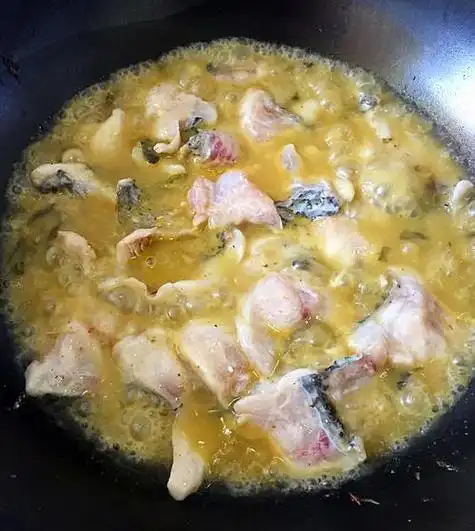 酸菜小鱼做法大**常