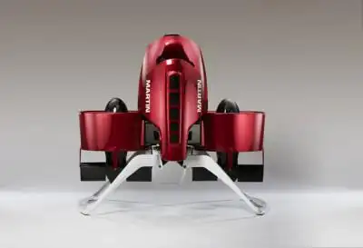 很多人都愿意尝试将科幻电影里面的单品实现现实化.