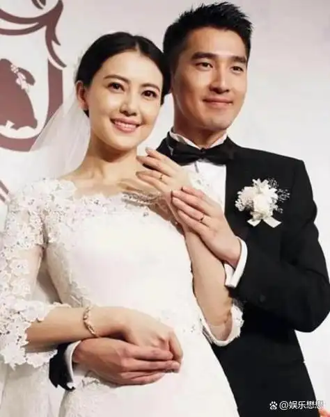 被丈夫坑惨的女明星,王丽坤被"骗财骗色",董璇"钱财两