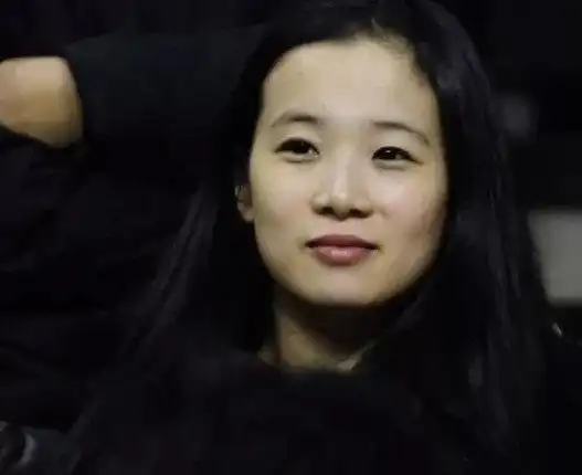 杨鸣老婆唐佳良巨富超有钱唐佳良生活照组图