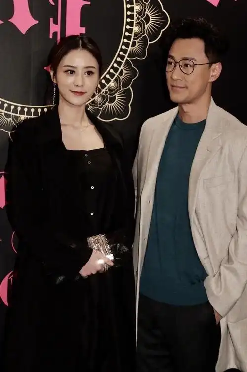 恭喜!40岁林峯晒照宣布当爸,与老婆扮孙悟空猪八戒迎接小生命