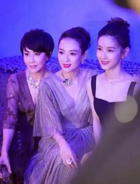 30岁二胎的章泽天坐拥1050亿比章子怡郑爽范冰冰还能打