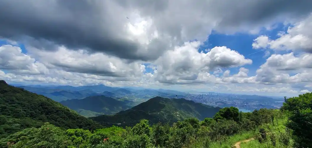 梧桐山好玩吗(深圳旅游必去十大景点)