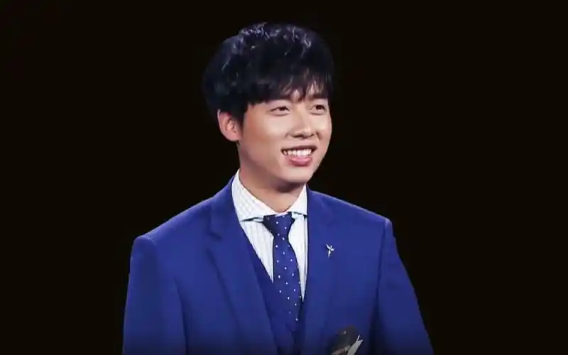 这个西装中国boy我可以