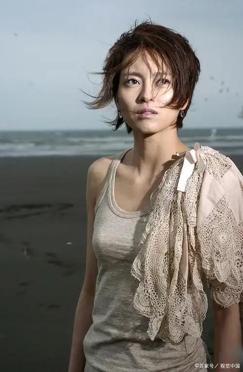 梁咏琪:恣意生长,花开阳光自会来