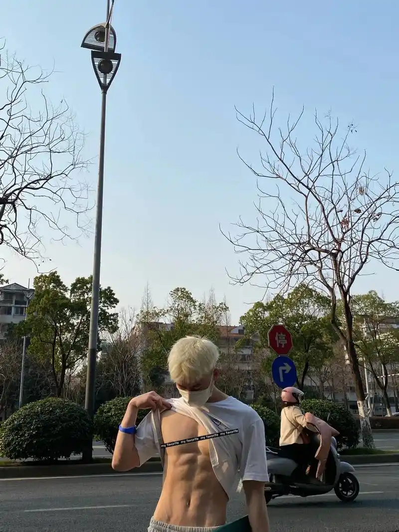 镜子里的那个人才是你永远的竞争对手#腹肌#逆袭 - 抖音