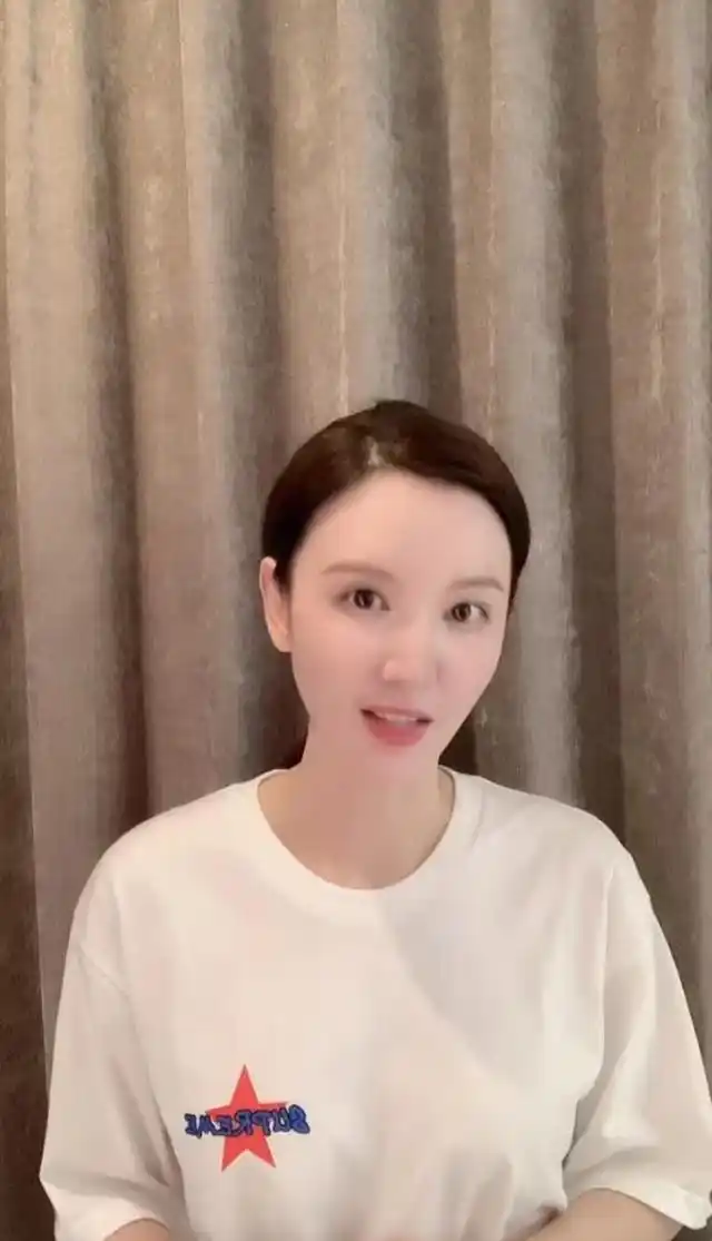 39岁张萌为吐槽《三十而已》角色道歉,自嘲智商变零