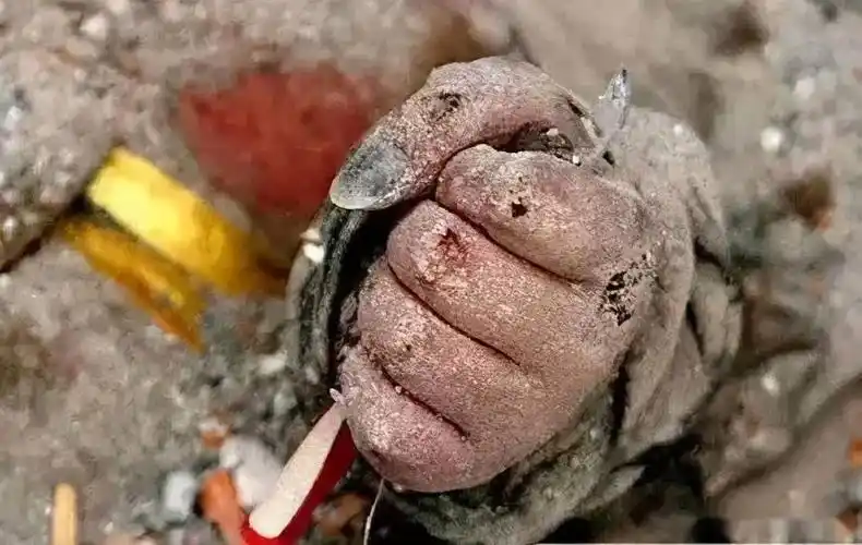 汶川大地震感人的故事简短,汶川大地震感人事迹大全