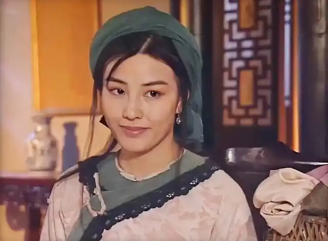 2001年的《少年张三丰》中的西域红娘还记得吗?也是朱晏扮演的!