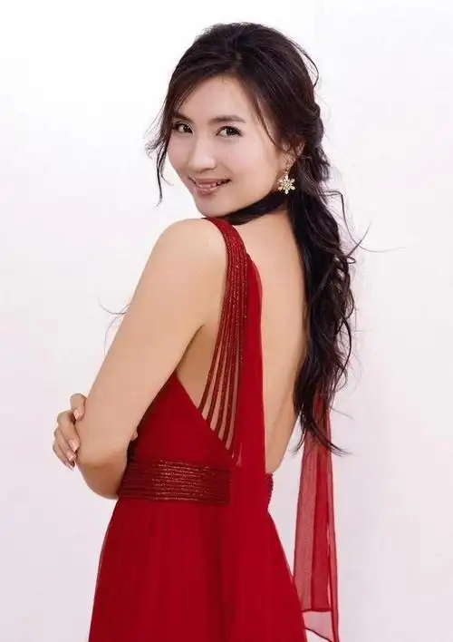 万人迷陈好嫁百亿富豪低调多年婚后连生3子坐稳富家太