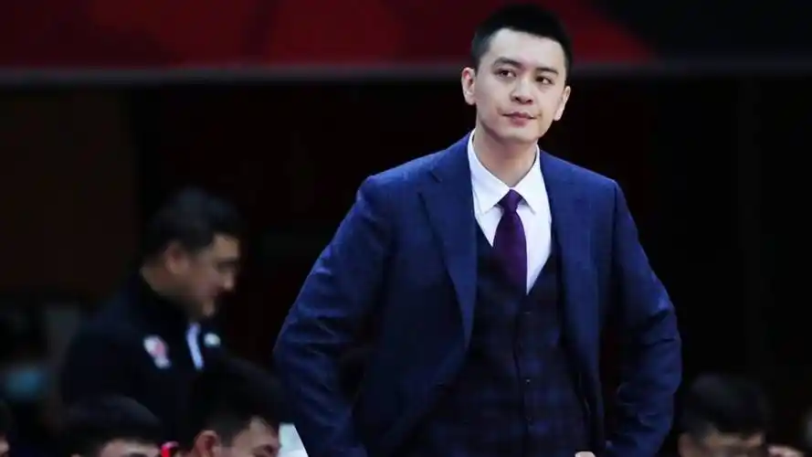 杨鸣冲冠计划有变郭艾伦韩德君再收坏消息辽篮争冠痛失主动权