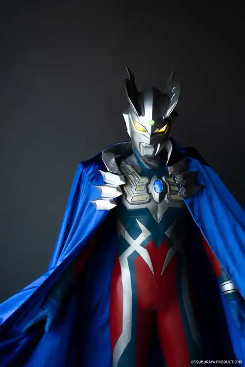 赛罗奥特曼披风形态官方皮套写真 假面骑士build:这姿势很眼熟