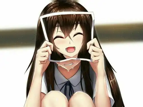 求强颜欢笑的图片动漫风格的高清可以做头像