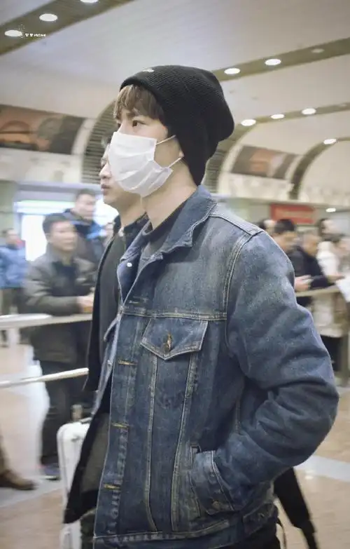 王一博#    161205 长沙01北京    @uniq-王一博