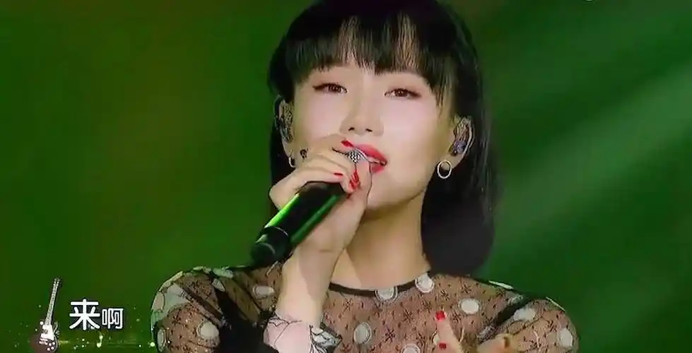 本以为黄龄的真命天子是许嵩,没想到是二婚的他_李泉_公司_小时候