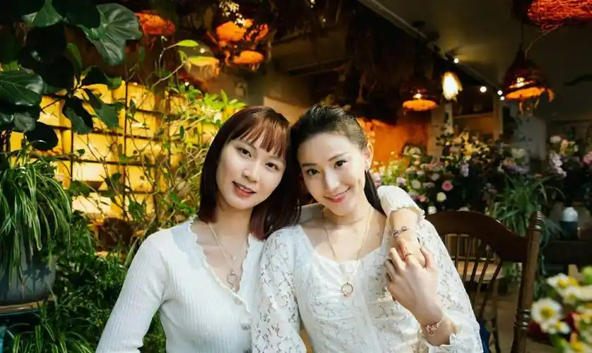 原创艺术体操最美女神晒与闺蜜合照粉丝你肯定是从天上下凡的仙女