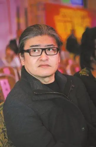 刘欢复出满头白发