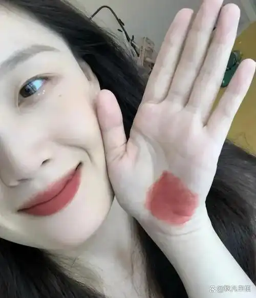 说到化妆品,口红绝对是最