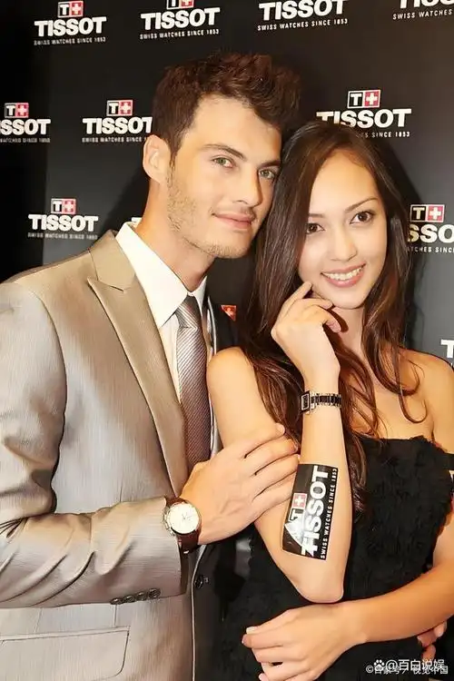 萧亚轩怀孕,孩子父亲是29岁荷兰籍男友?44岁萧亚轩回应了