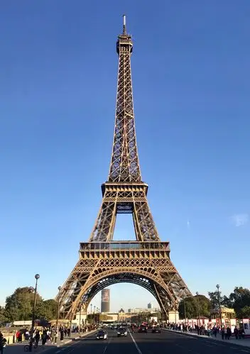 写美篇      埃菲尔铁塔是世界著名建筑,法国文化象征之一,巴黎城市