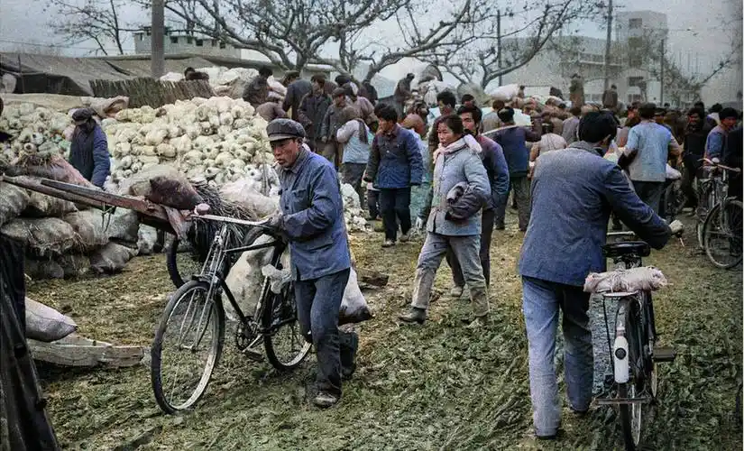 80年代的老照片后来上色了,那是一个很怀旧很简单的年代_北京_公园