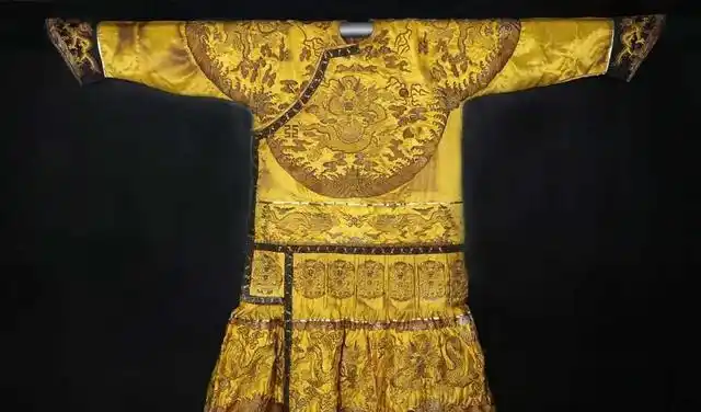 皇帝龙袍从不水洗穿臭了怎么办贫穷限制了我的想象力