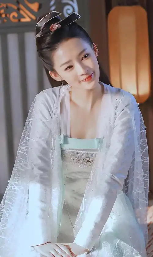 穿上古装的"李沁",真是美的沉鱼落雁,闭月羞花啊_高清图集_新浪网