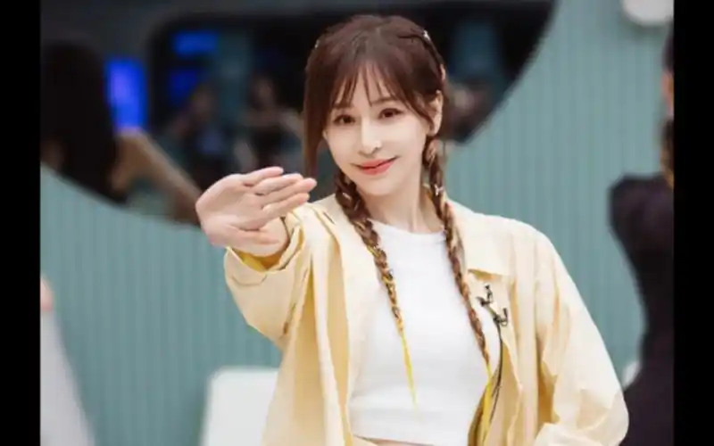 战歌起王心凌成团夜加油