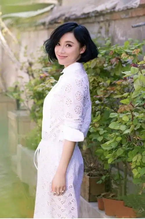 袁姗姗 时尚大片 短发妩媚尽显轻熟女魅力